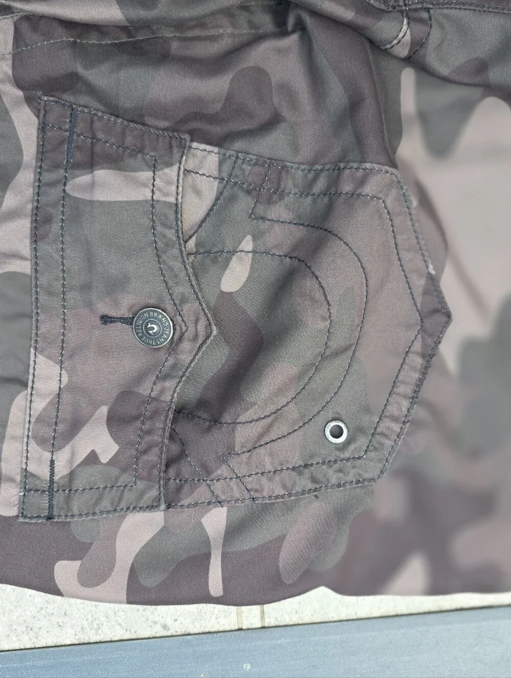 True Religion Men's Grey Camo Board Shorts Swim Trunks - Size 36